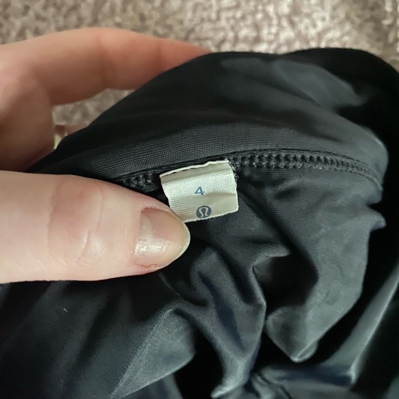 lululemon speed up shorts - Picture 4 of 5